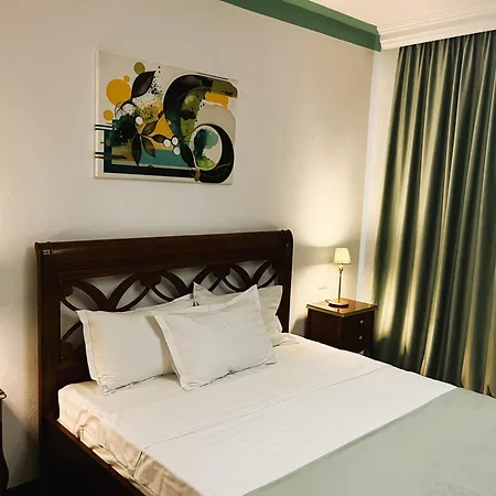 Riviera 990 - & Restaurant Pensiune 4*